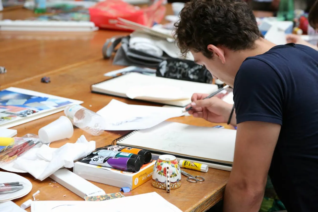 ÉCOLE D’ART VS DN MADE